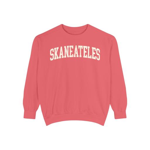 Skaneateles Garment-Dyed Crewneck in Strawberry Cloud